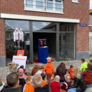 Voorstelling Jan Klaassen en de boef op Koningsdag 2024 in Nijkerk-Molenplein
